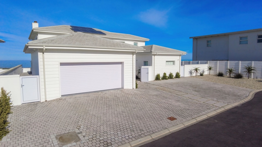 4 Bedroom Property for Sale in Pearl Bay Western Cape